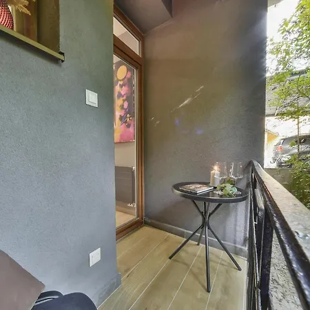 Chalupku - Luxurious 70m2, Jacuzzi, Direct Centrum, Parking Included, Air-conditioned, Balcony, Quiet Sleep, In Town Banská Bystrica